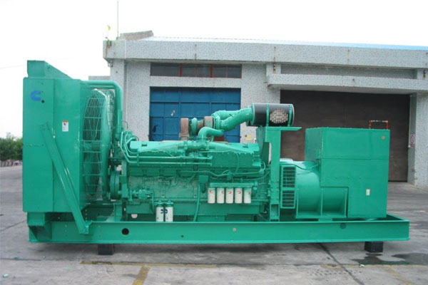 龙江工厂发电机应急发电时如何更准确地检查发电机状态？