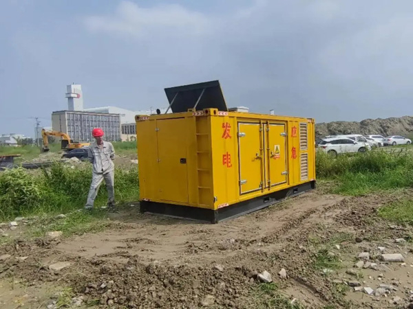 龙江200KW柴油发电机机组每小时的油耗量受哪些因素影响？