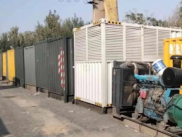 龙江200KW柴油发电机机组每小时油耗是多少？